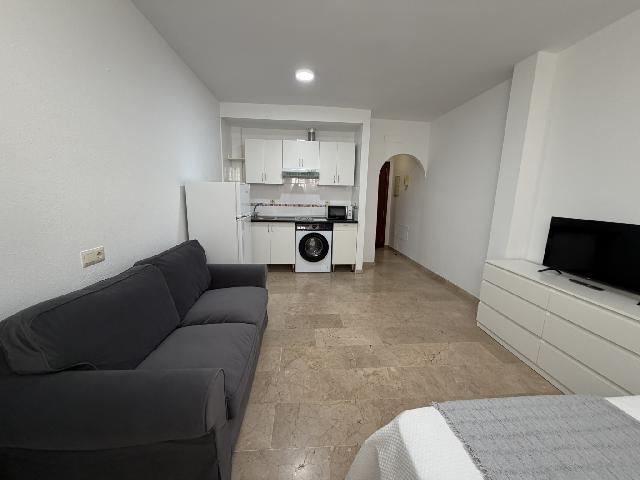 Imagen 5 Inmueble 300576 - Estudio en venta en Benalmádena / A un paso del centro del arrollo de la miel.