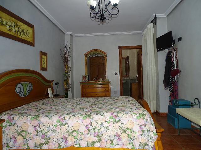 Imagen 10 Inmueble 296838 - Casa Aislada en venta en Campos Del Río / Muy cerca del Parque de la Estación