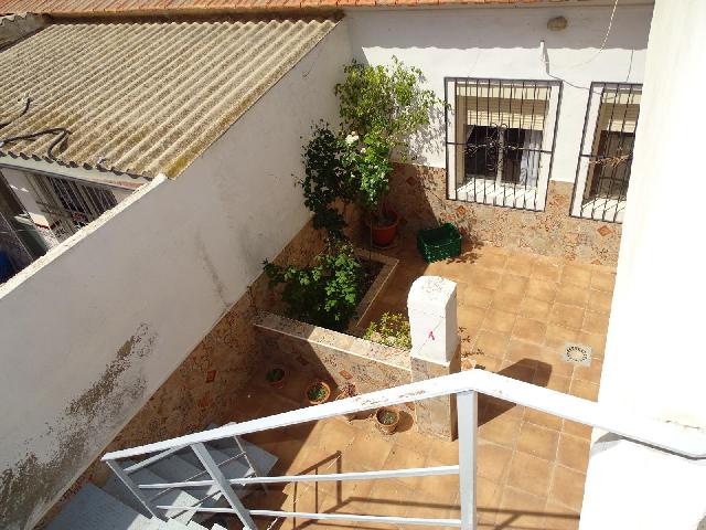 Imagen 10 Inmueble 302065 - Casa Pareada en venta en Campos Del Río / Zona tranquila, cerca del parque la estacion