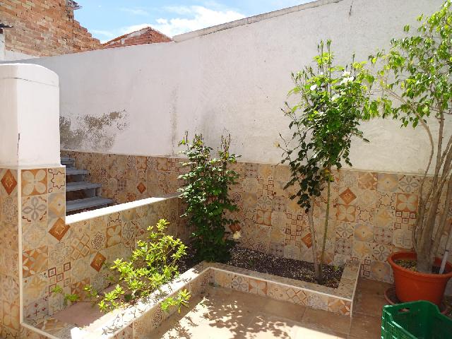 Imagen 1 Inmueble 302065 - Casa Pareada en venta en Campos Del Río / Zona tranquila, cerca del parque la estacion