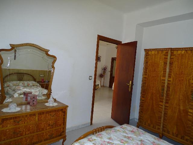 Imagen 15 Inmueble 302065 - Casa Pareada en venta en Campos Del Río / Zona tranquila, cerca del parque la estacion