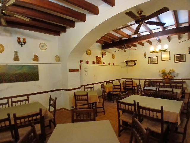 Imagen 1 Inmueble 298877 - Casa en venta en Sineu / Local comercial y primera planta en Sineu