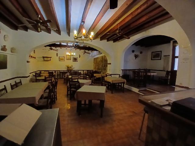 Imagen 3 Inmueble 298877 - Casa en venta en Sineu / Local comercial y primera planta en Sineu