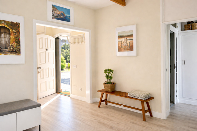 Imagen 2 Casa Adosada en venta en Mercadal Es / S´Arenal  d´en Castell en  1ª limea de Mar , premium 