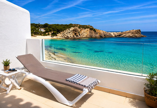 Imagen 10 Casa Adosada en venta en Mercadal Es / S´Arenal  d´en Castell en  1ª limea de Mar , premium 