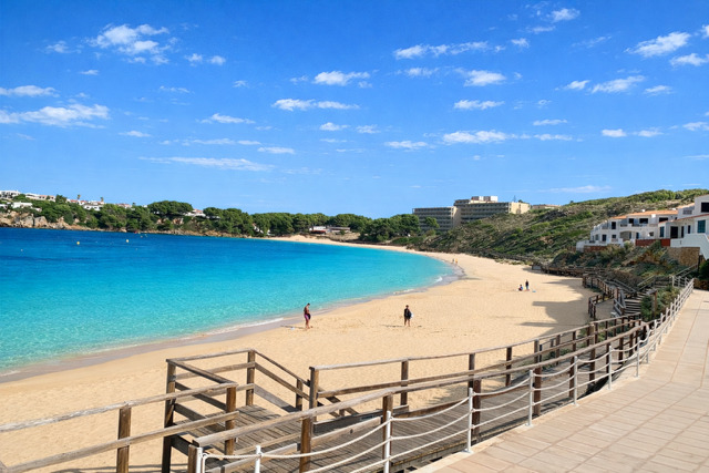 Imagen 16 Casa Adosada en venta en Mercadal Es / S´Arenal  d´en Castell en  1ª limea de Mar , premium 