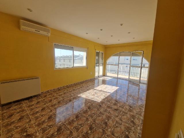 Imagen 1 Inmueble 286696 - Piso en venta en Sant Carles De La Ràpita / Frente a Platja de Capri y dels Hortets, pleno...