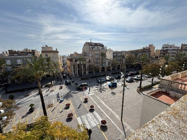 Imagen 5 Inmueble 291779 - Piso en venta en Sant Carles De La Ràpita / En plena Plaça Carles iii, al lado de la Parroquia
