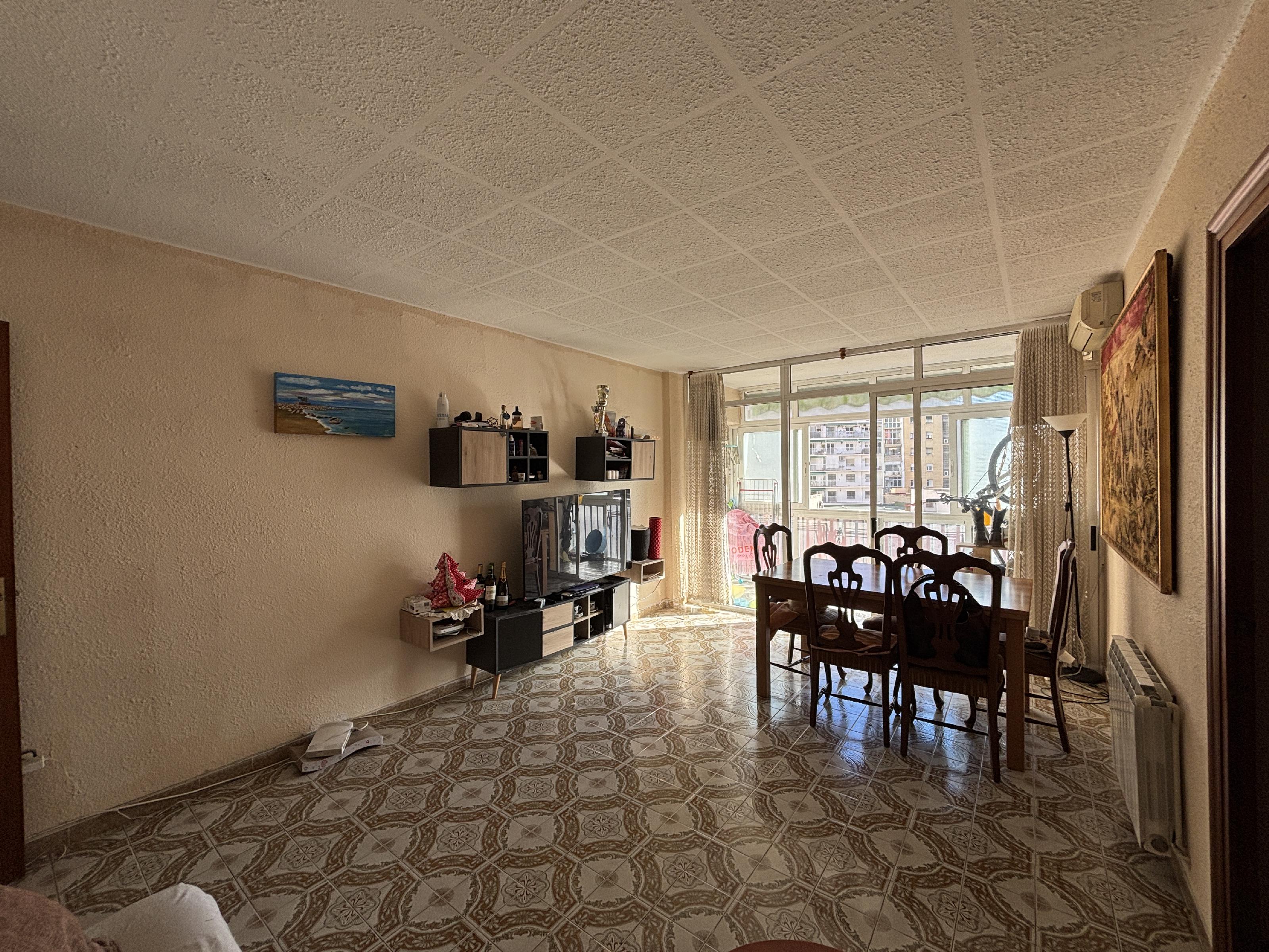 Imagen 2 Piso en venta en Tarragona / Pere Martell, entre Ramon i Cajal y Higini Anglès