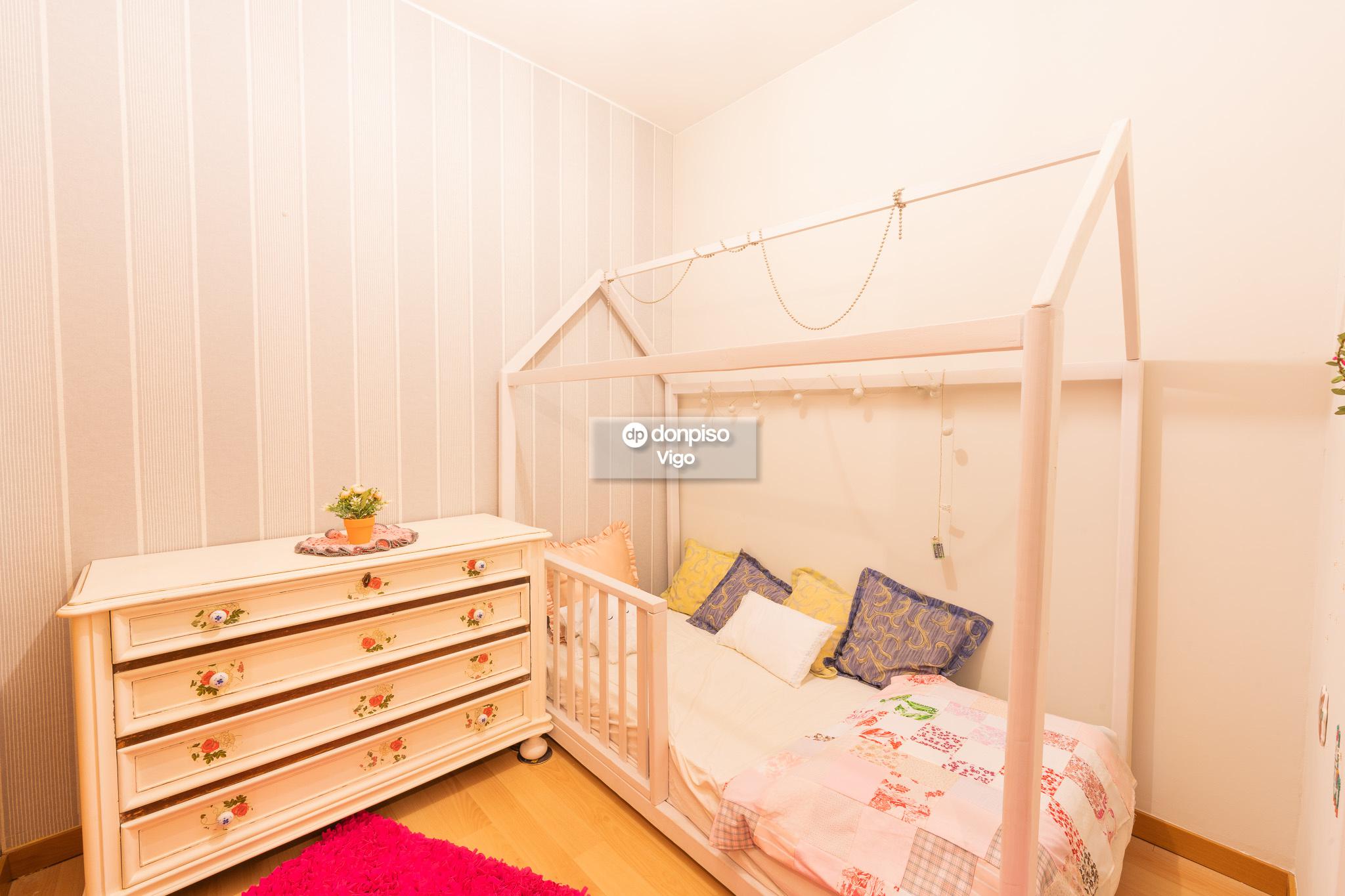 Imagen 4 Casa en venta en Vigo / Zona Avenida Madrid