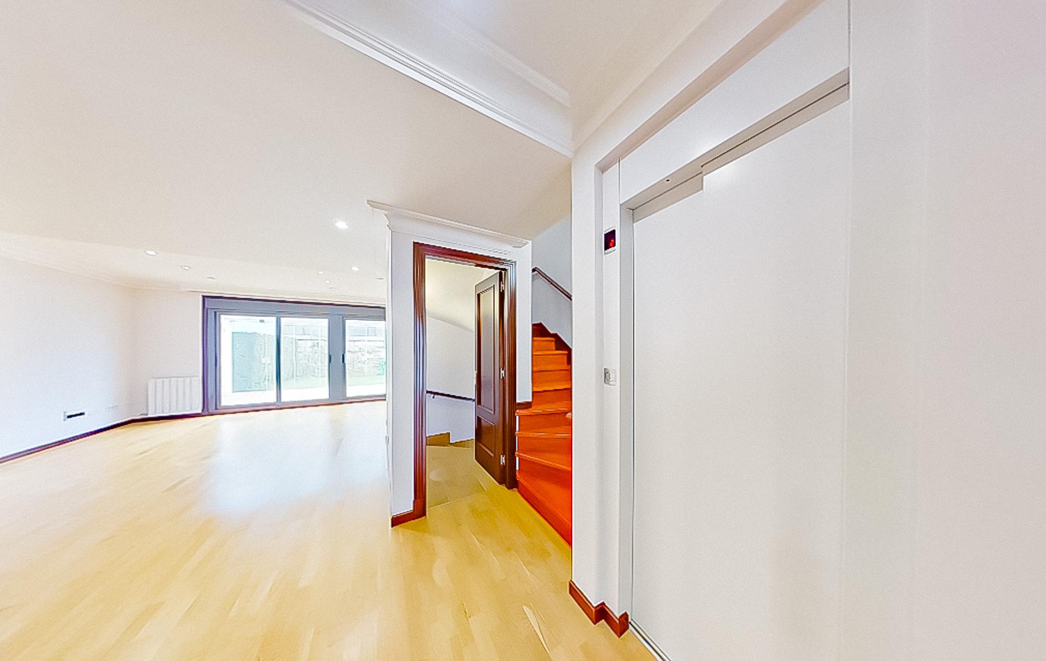 Imagen 32 Casa Adosada en venta en Vigo / Zona Sardoma