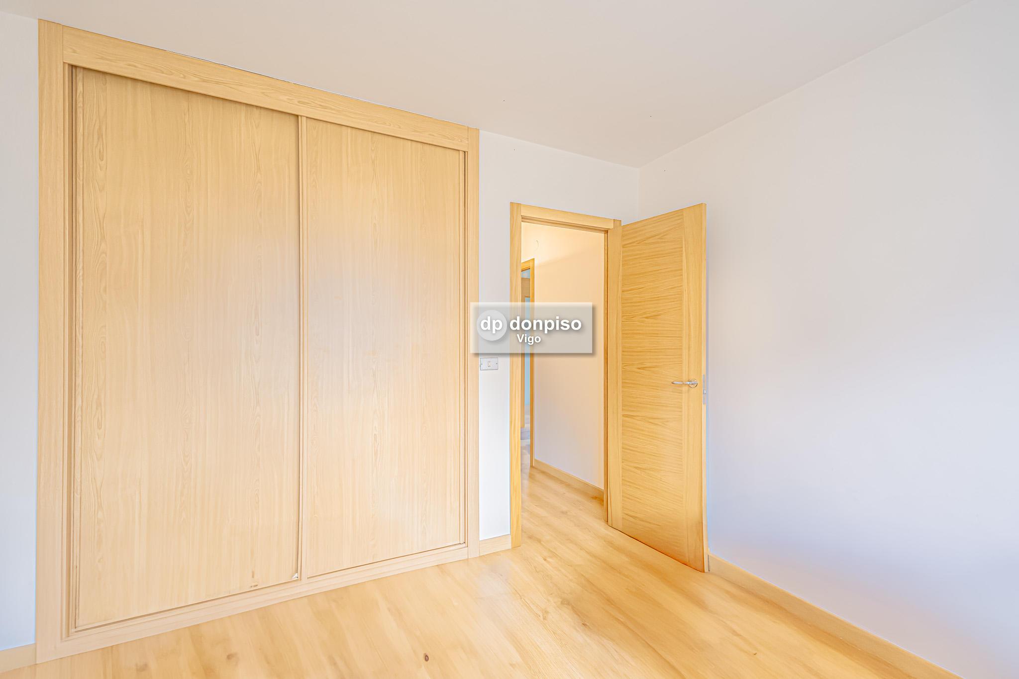 Imagen 10 Apartamento en venta en Vigo / Se ingresa por Torrecedeira, inmueble da a Santa Marta