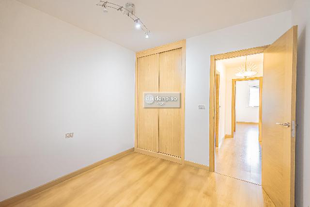 Imagen 4 Inmueble 285663 - Apartamento en venta en Vigo / Se ingresa por Torrecedeira, inmueble da a Santa Marta