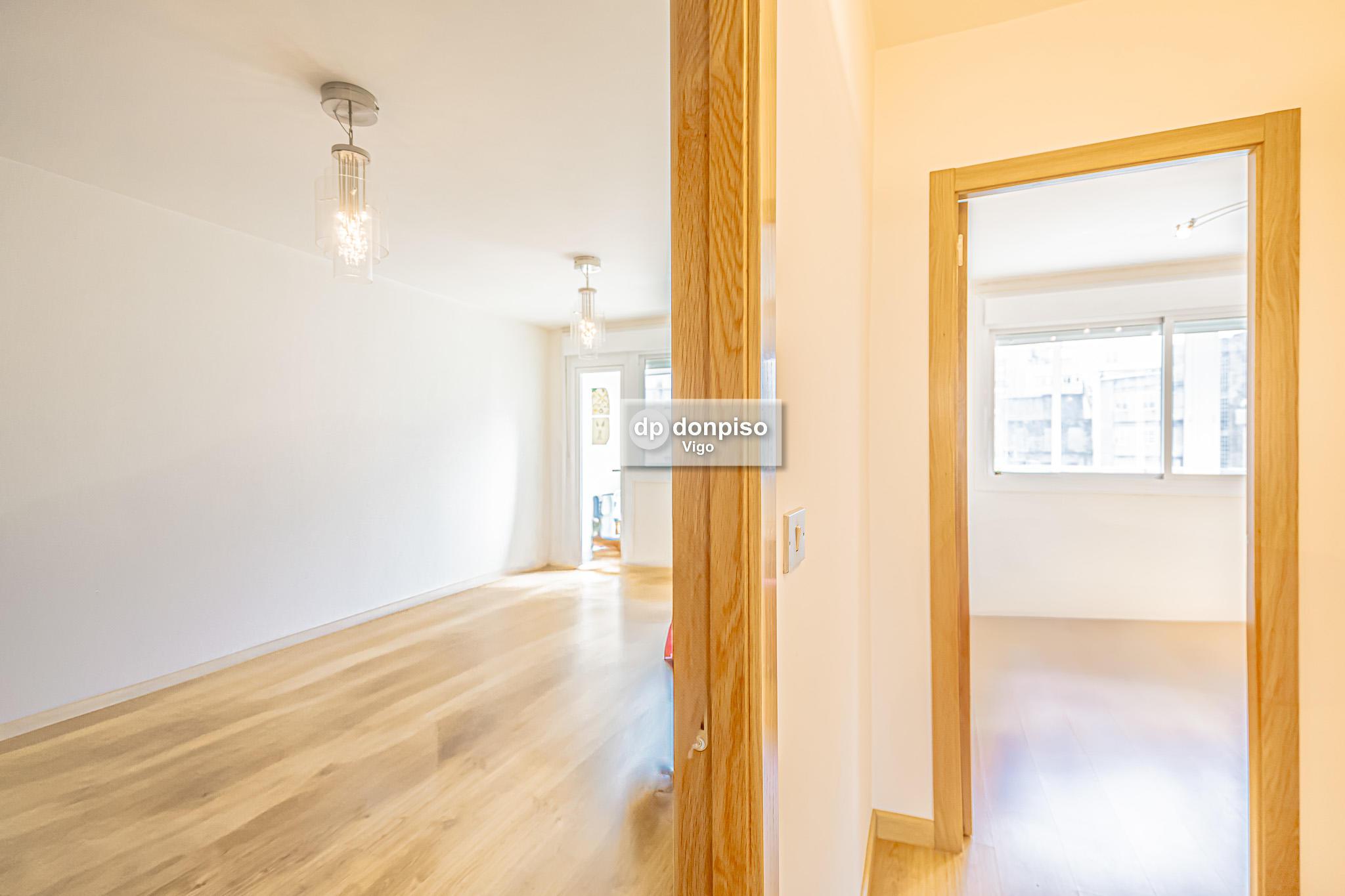 Imagen 11 Apartamento en venta en Vigo / Se ingresa por Torrecedeira, inmueble da a Santa Marta