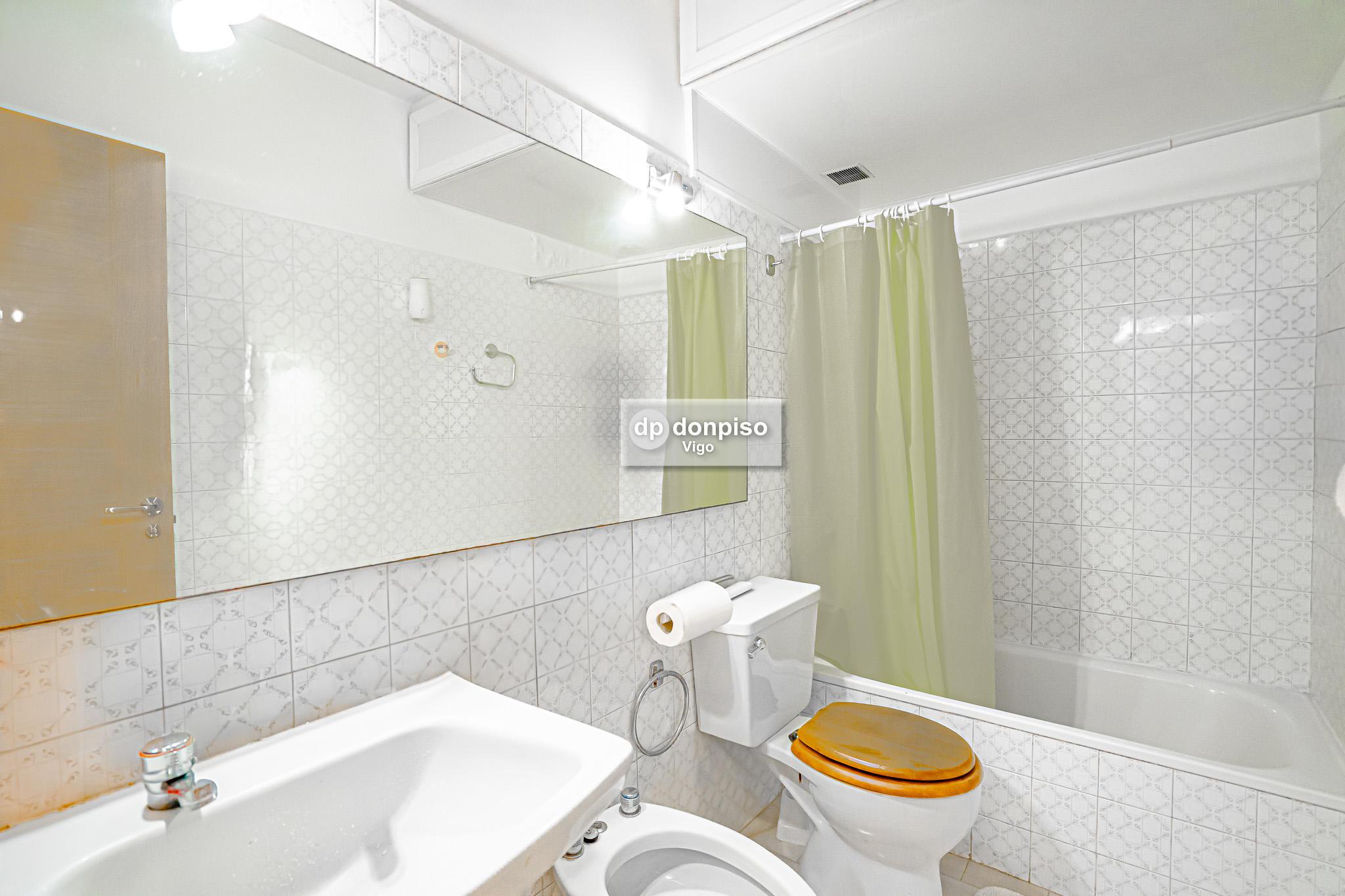 Imagen 23 Apartamento en venta en Vigo / Se ingresa por Torrecedeira, inmueble da a Santa Marta