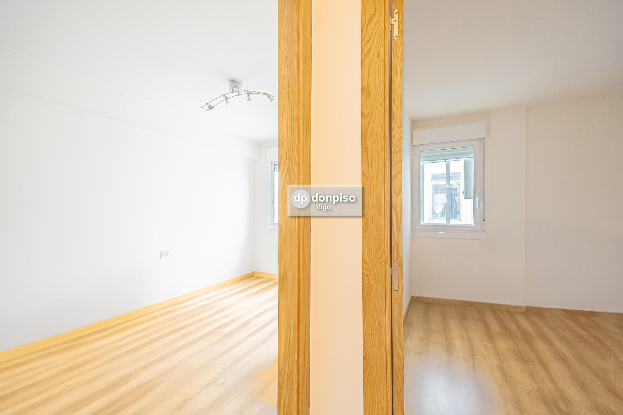 Imagen 8 Apartamento en venta en Vigo / Se ingresa por Torrecedeira, inmueble da a Santa Marta