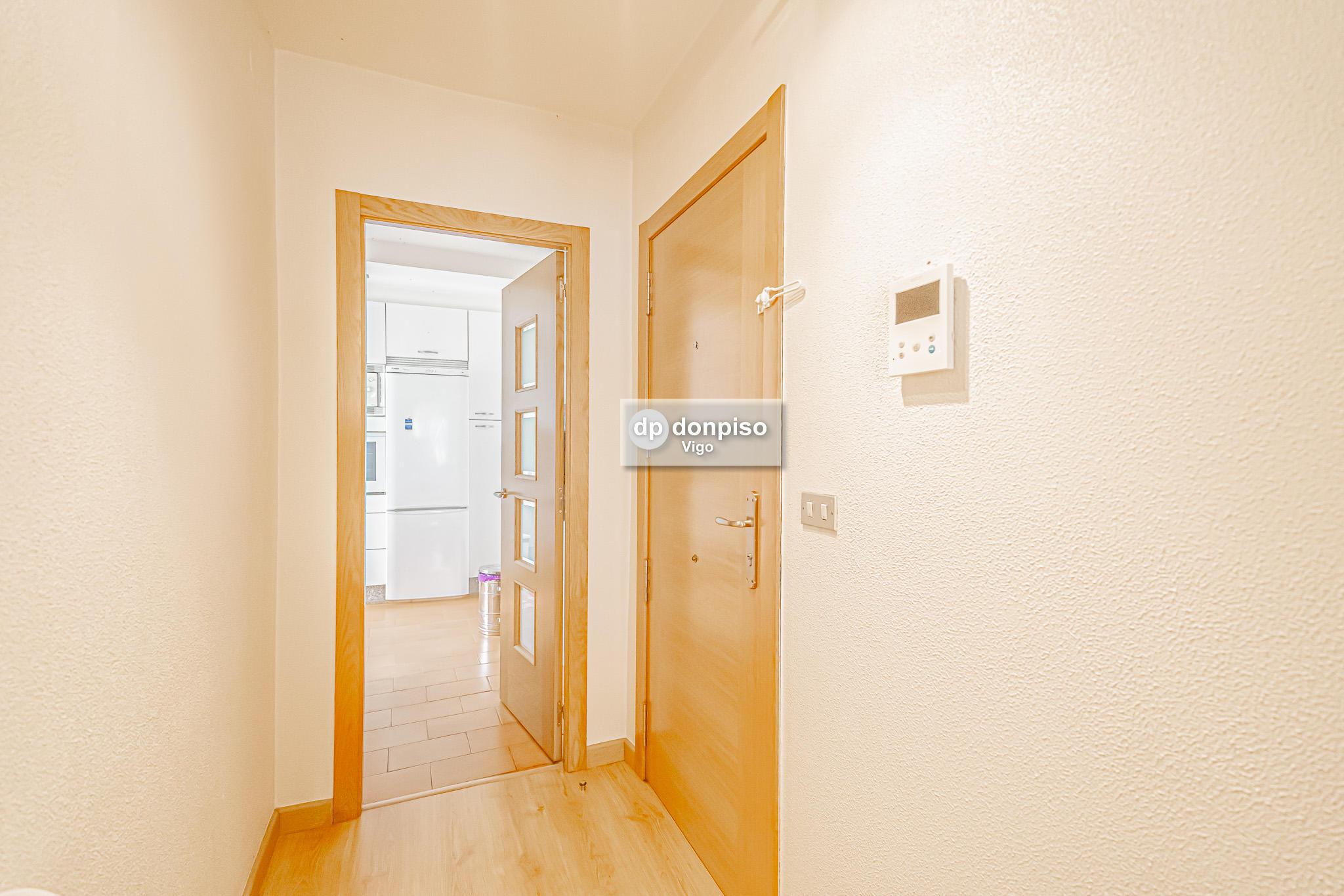 Imagen 9 Apartamento en venta en Vigo / Se ingresa por Torrecedeira, inmueble da a Santa Marta