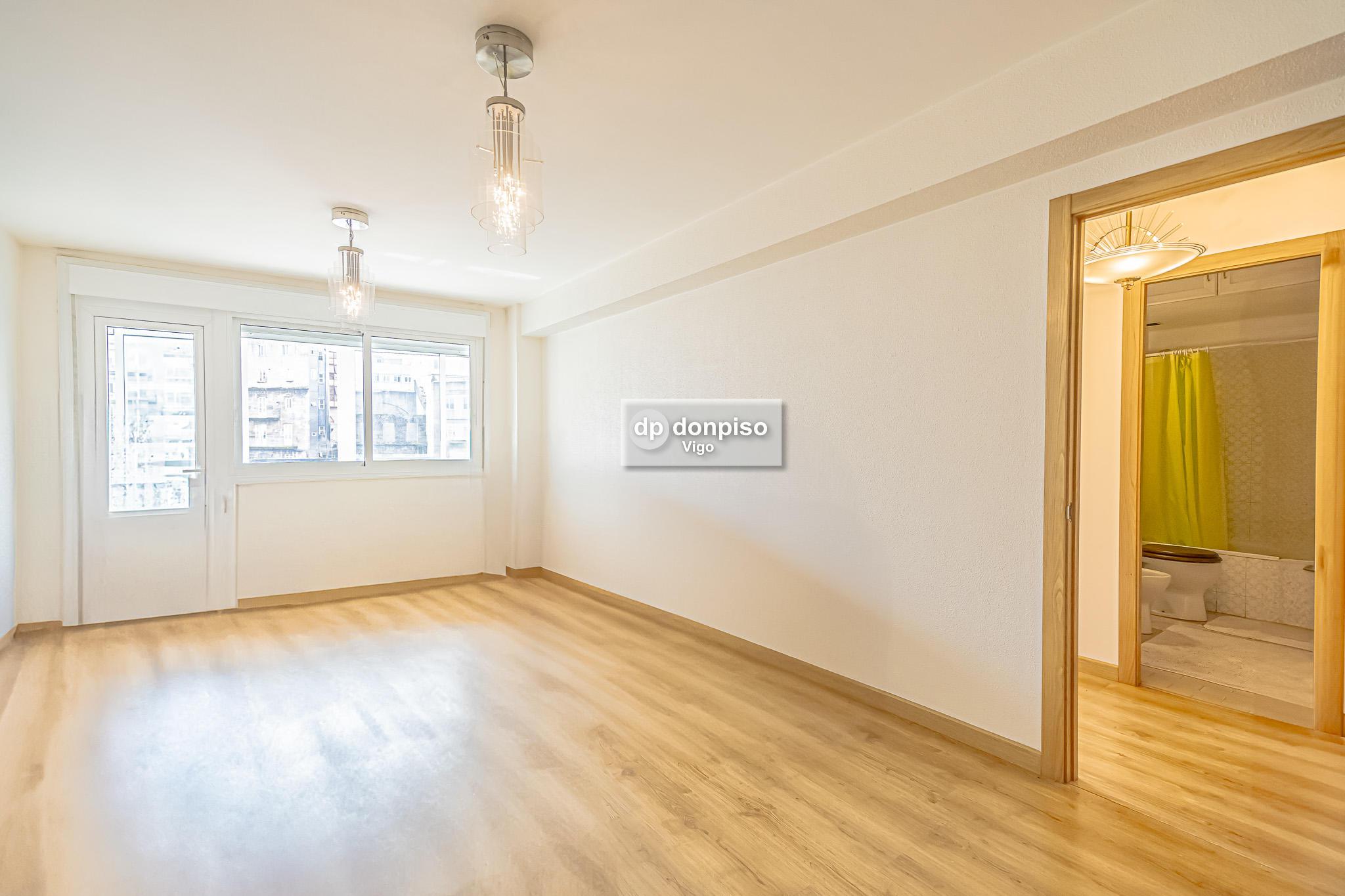 Imagen 15 Apartamento en venta en Vigo / Se ingresa por Torrecedeira, inmueble da a Santa Marta