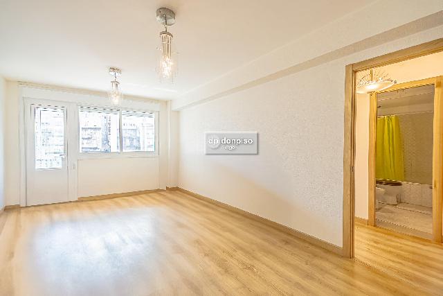 Imagen 15 Inmueble 285663 - Apartamento en venta en Vigo / Se ingresa por Torrecedeira, inmueble da a Santa Marta