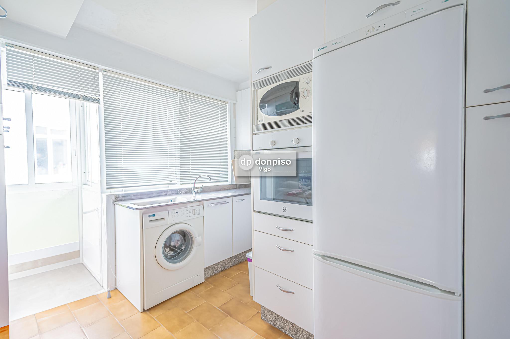 Imagen 5 Apartamento en venta en Vigo / Se ingresa por Torrecedeira, inmueble da a Santa Marta