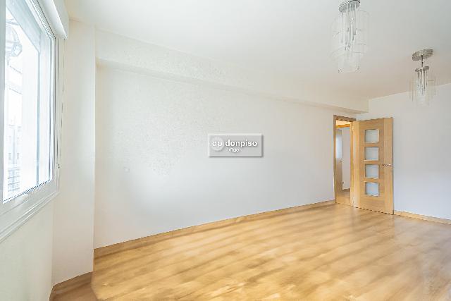 Imagen 12 Inmueble 285663 - Apartamento en venta en Vigo / Se ingresa por Torrecedeira, inmueble da a Santa Marta