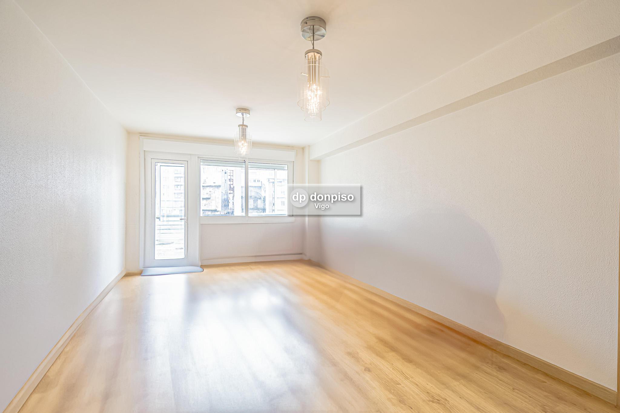 Imagen 22 Apartamento en venta en Vigo / Se ingresa por Torrecedeira, inmueble da a Santa Marta