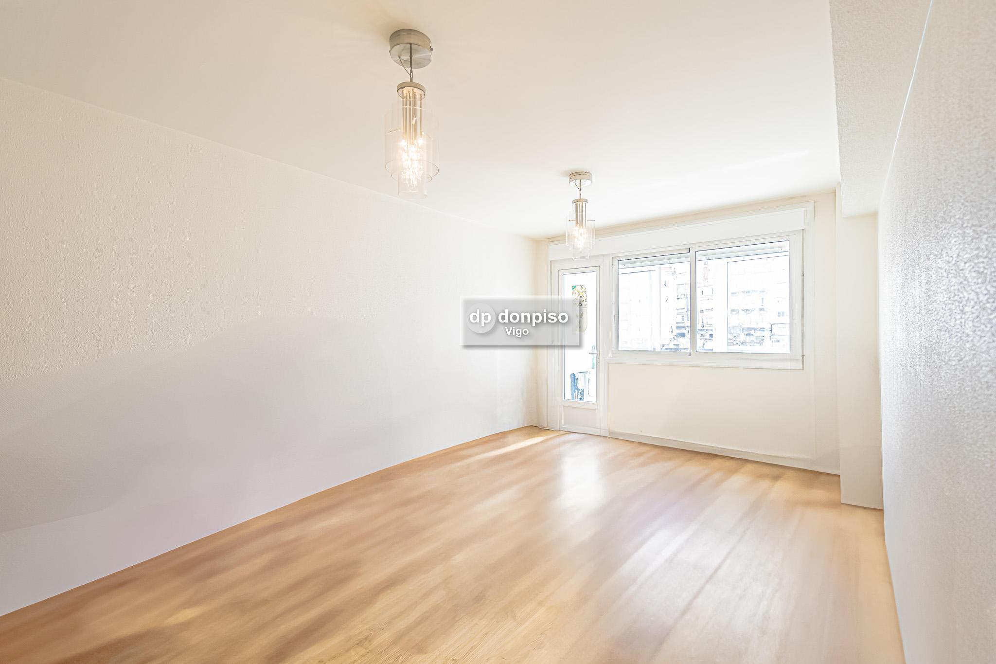 Imagen 7 Apartamento en venta en Vigo / Se ingresa por Torrecedeira, inmueble da a Santa Marta