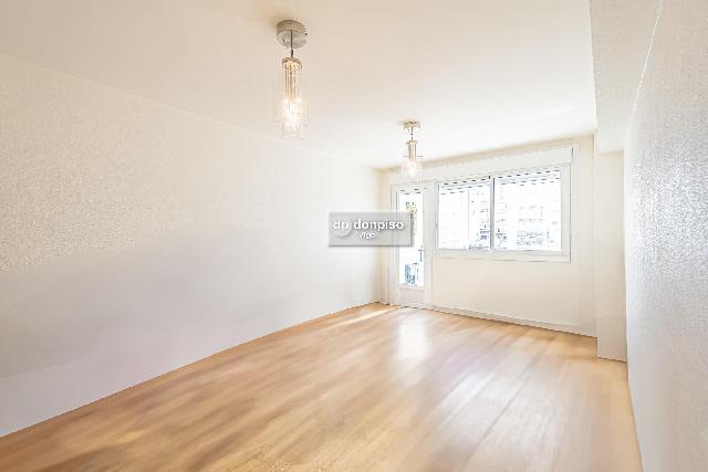 Imagen 7 Inmueble 285663 - Apartamento en venta en Vigo / Se ingresa por Torrecedeira, inmueble da a Santa Marta