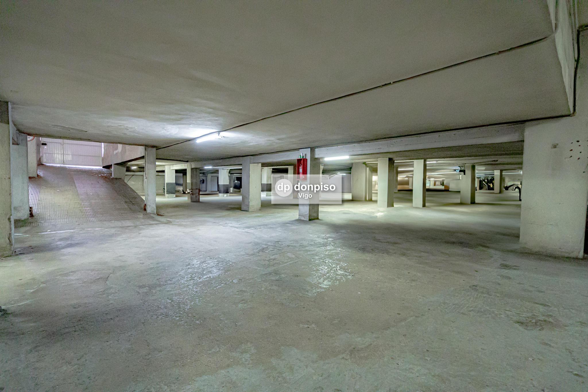 Imagen 34 Apartamento en venta en Vigo / Se ingresa por Torrecedeira, inmueble da a Santa Marta