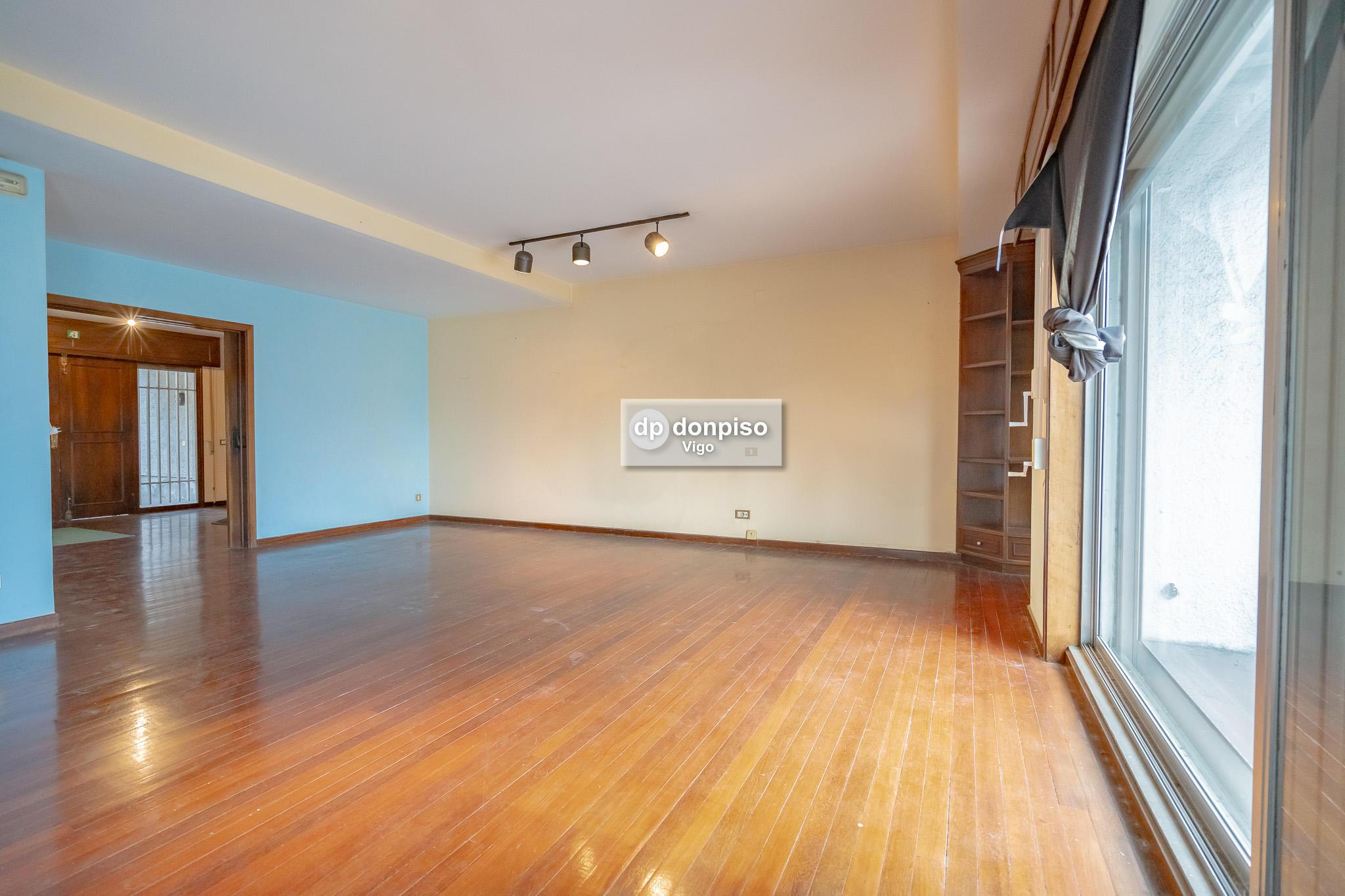 Imagen 16 Casa Aislada en venta en Vigo / Zona de Gran Via