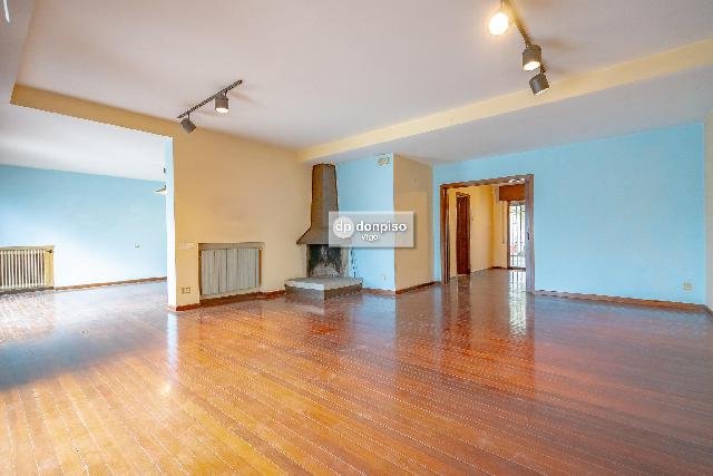 Imagen 3 Inmueble 288655 - Casa Aislada en venta en Vigo / Zona de Gran Via