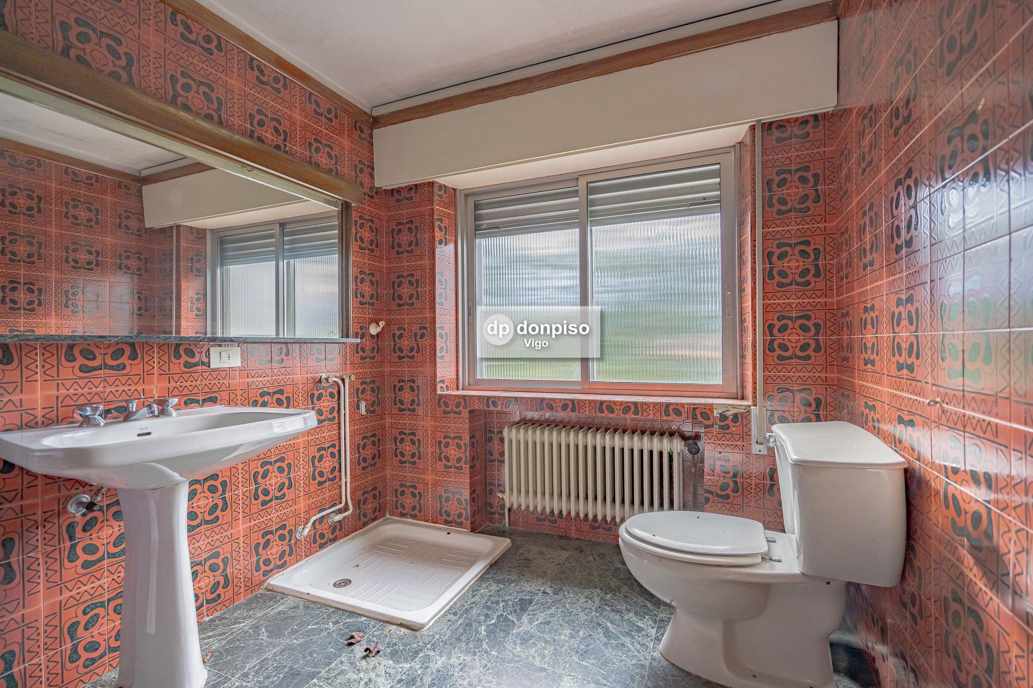 Imagen 18 Casa Aislada en venta en Vigo / Zona de Gran Via