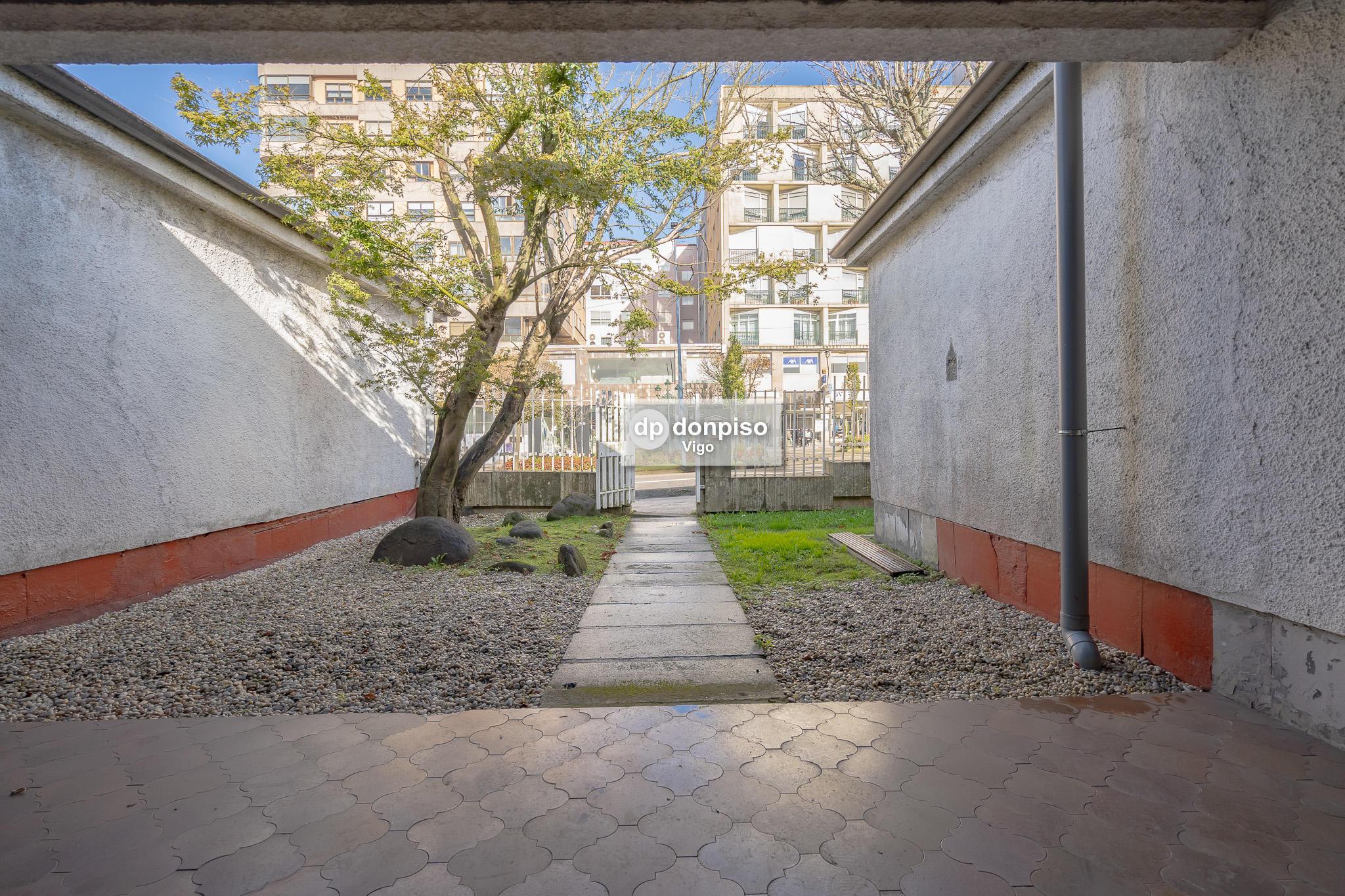 Imagen 10 Casa Aislada en venta en Vigo / Zona de Gran Via