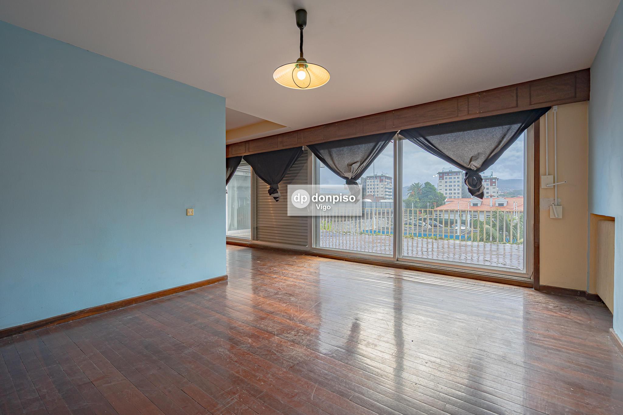 Imagen 21 Casa Aislada en venta en Vigo / Zona de Gran Via