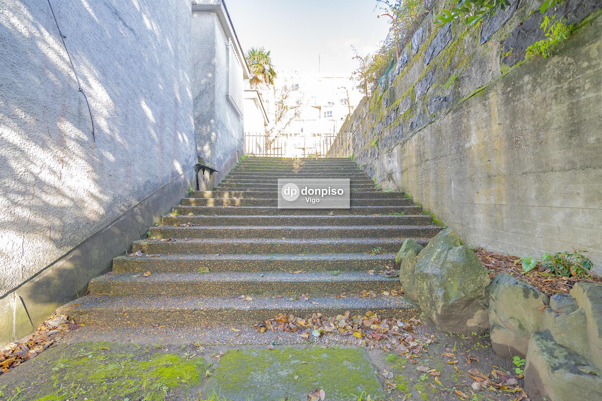 Imagen 23 Casa Aislada en venta en Vigo / Zona de Gran Via