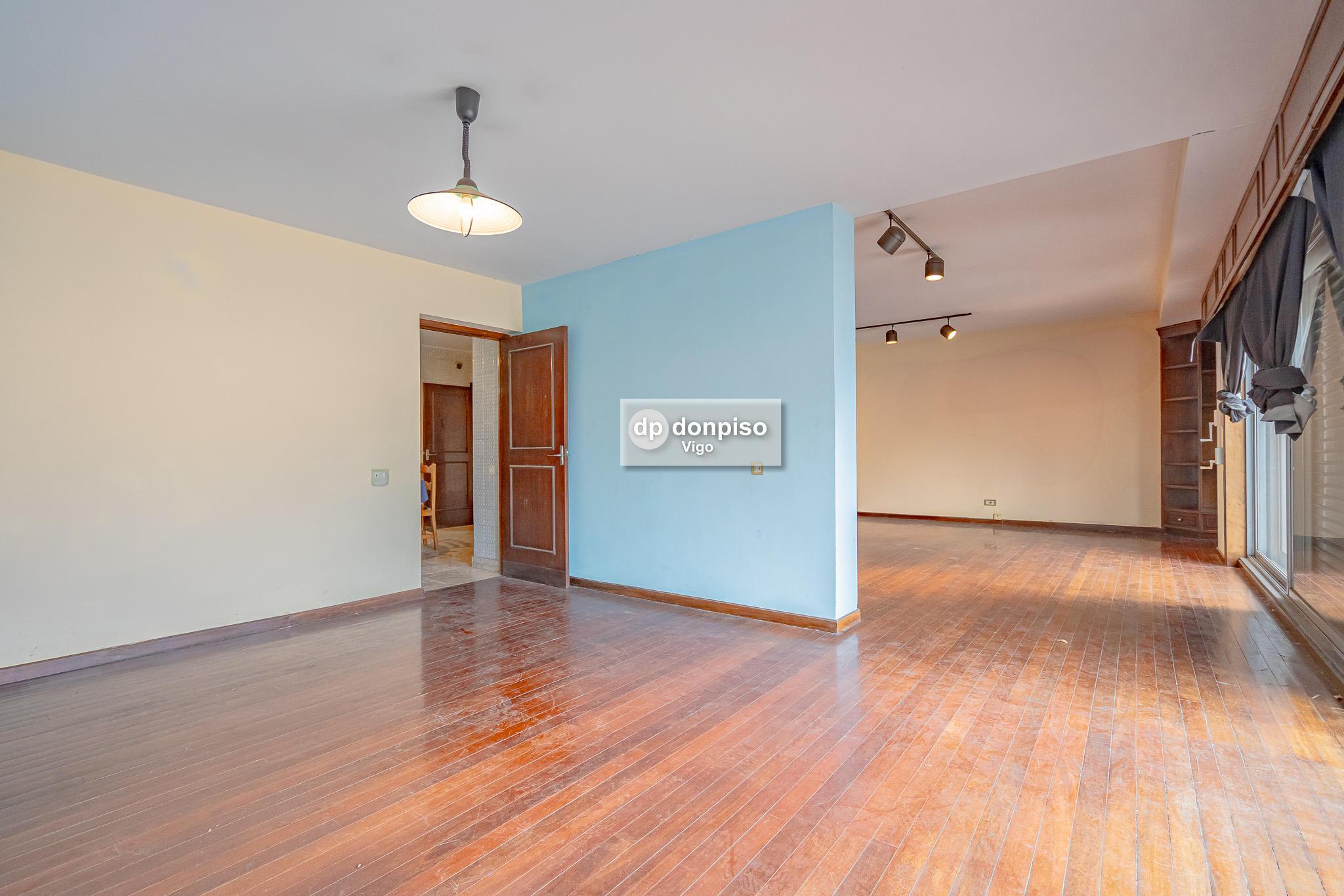 Imagen 24 Casa Aislada en venta en Vigo / Zona de Gran Via