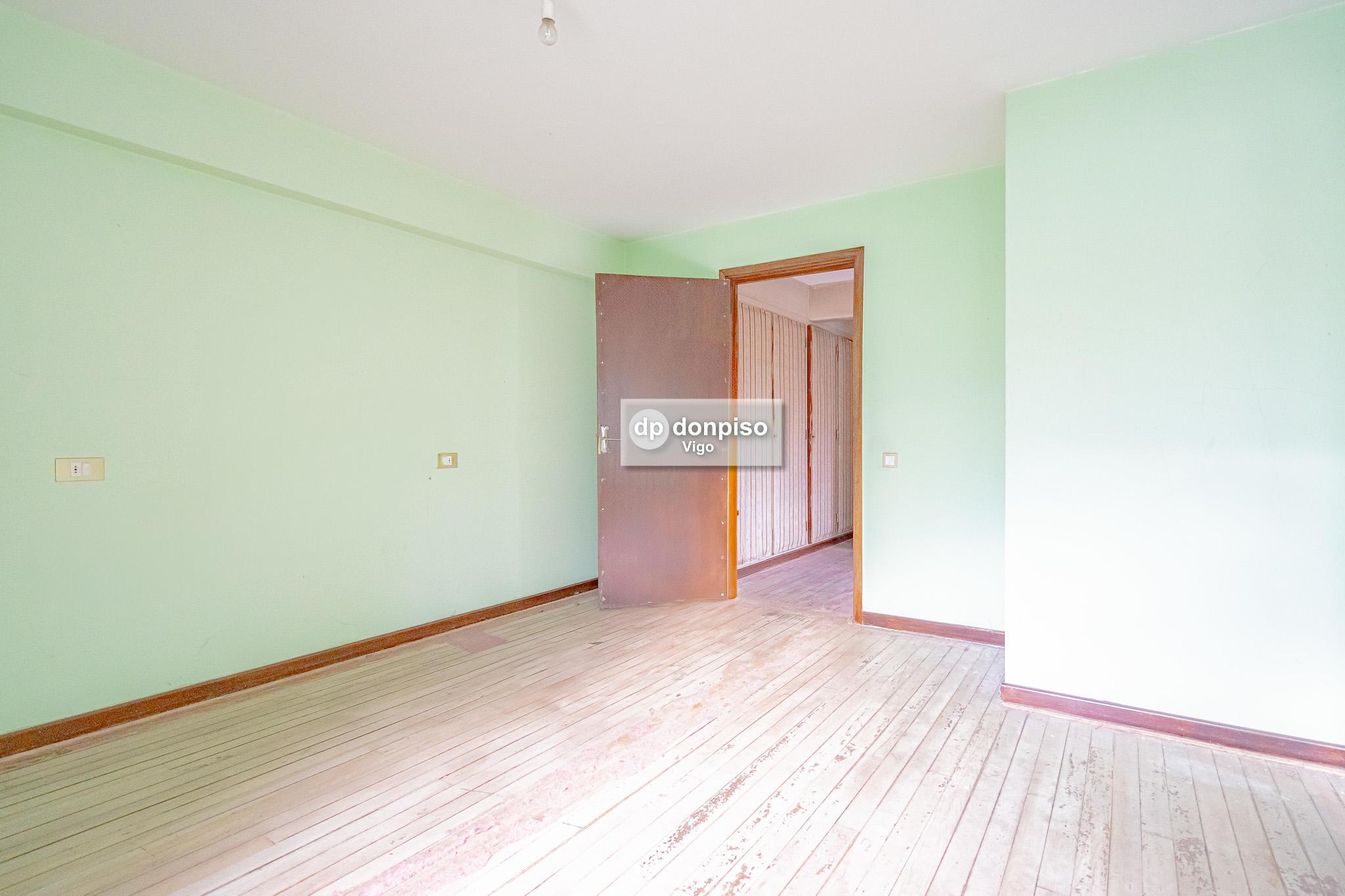 Imagen 26 Casa Aislada en venta en Vigo / Zona de Gran Via