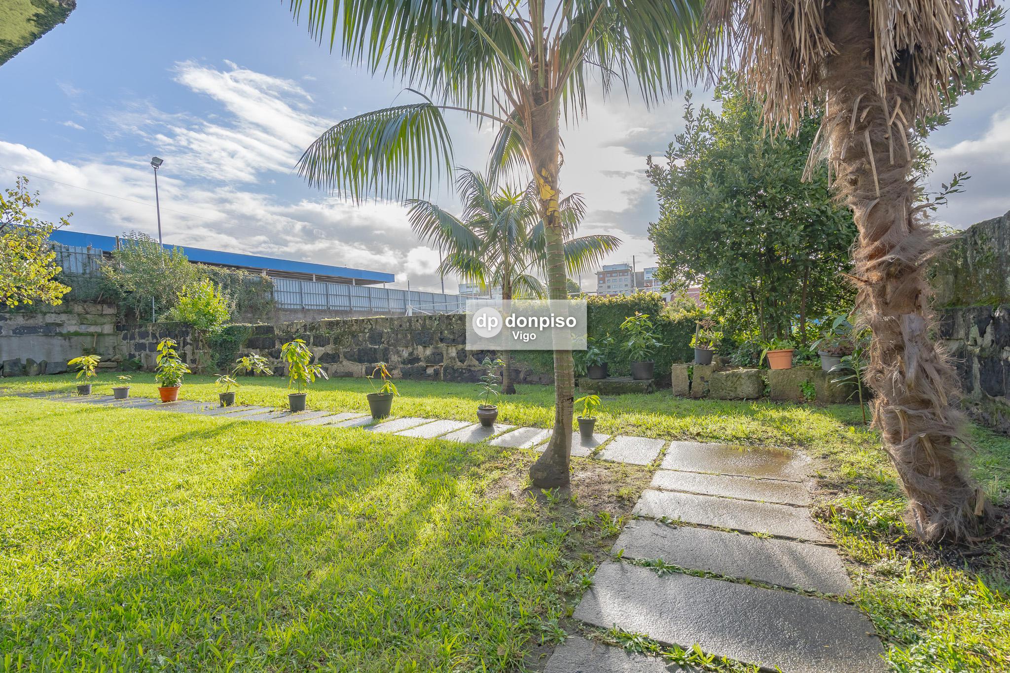 Imagen 2 Casa Aislada en venta en Vigo / Zona de Gran Via