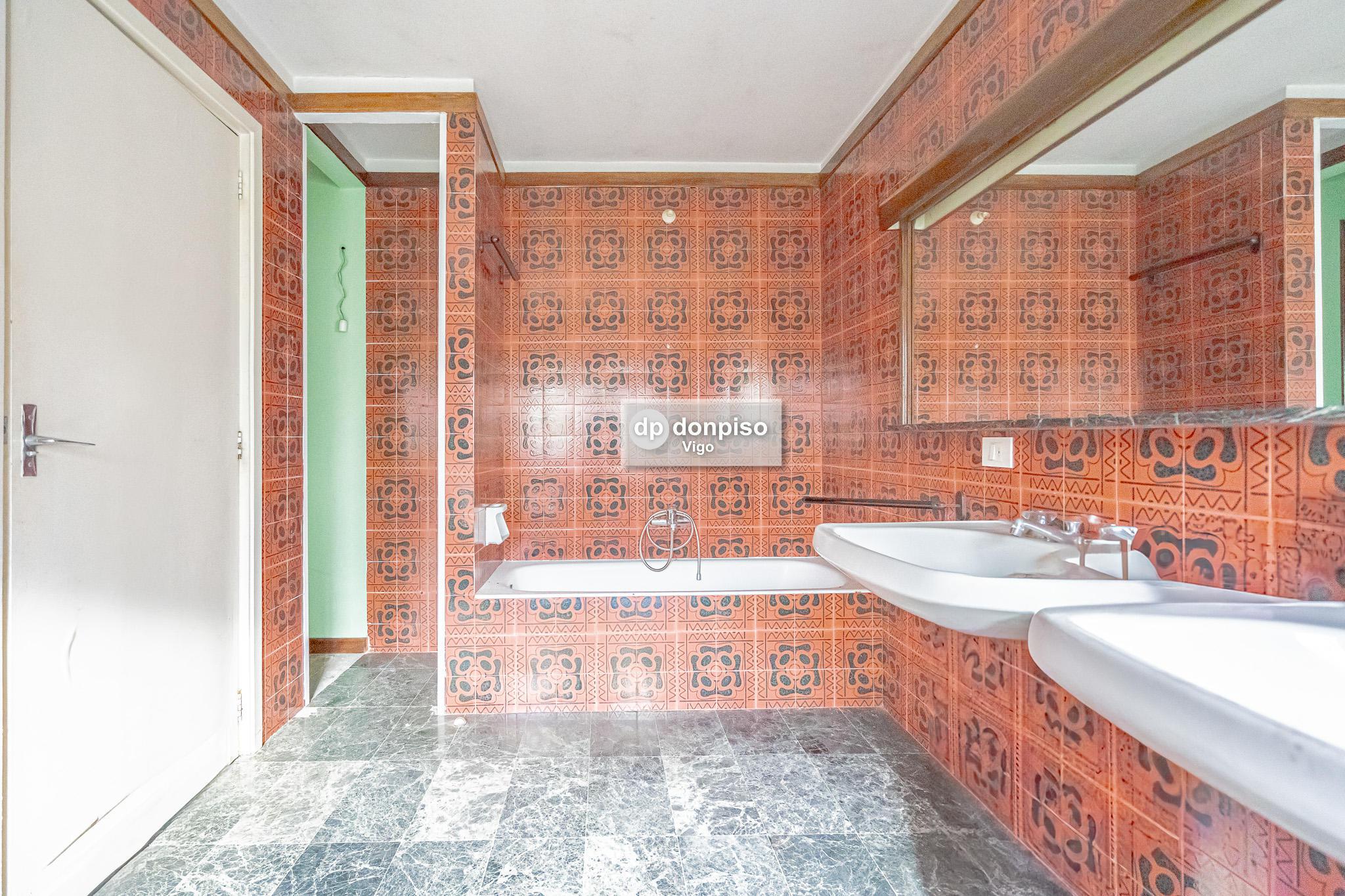 Imagen 31 Casa Aislada en venta en Vigo / Zona de Gran Via