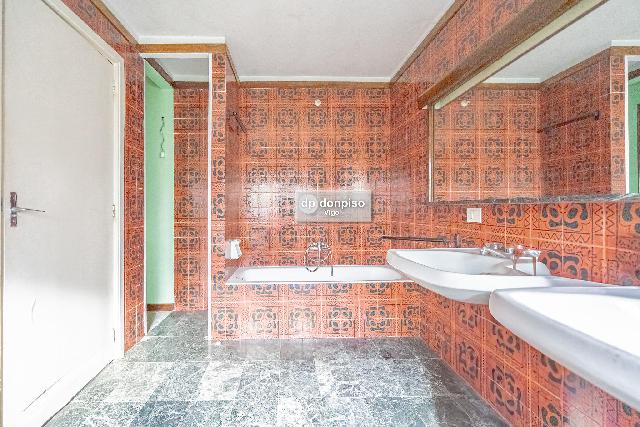 Imagen 31 Inmueble 288655 - Casa Aislada en venta en Vigo / Zona de Gran Via