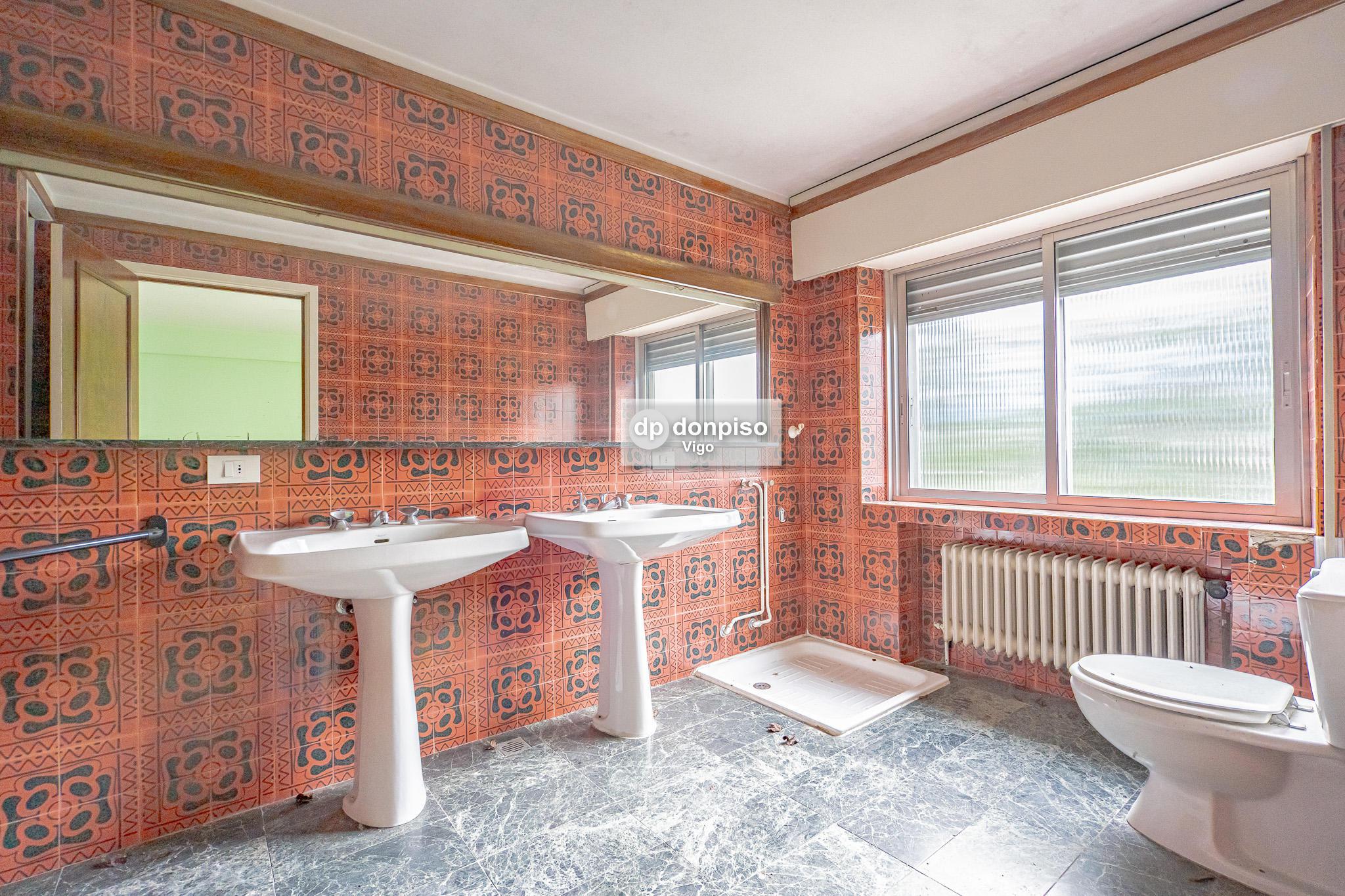 Imagen 32 Casa Aislada en venta en Vigo / Zona de Gran Via