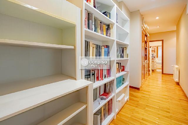 Imagen 3 Inmueble 290142 - Apartamento en venta en Vigo / Zona de Vialia - Corte Ingles