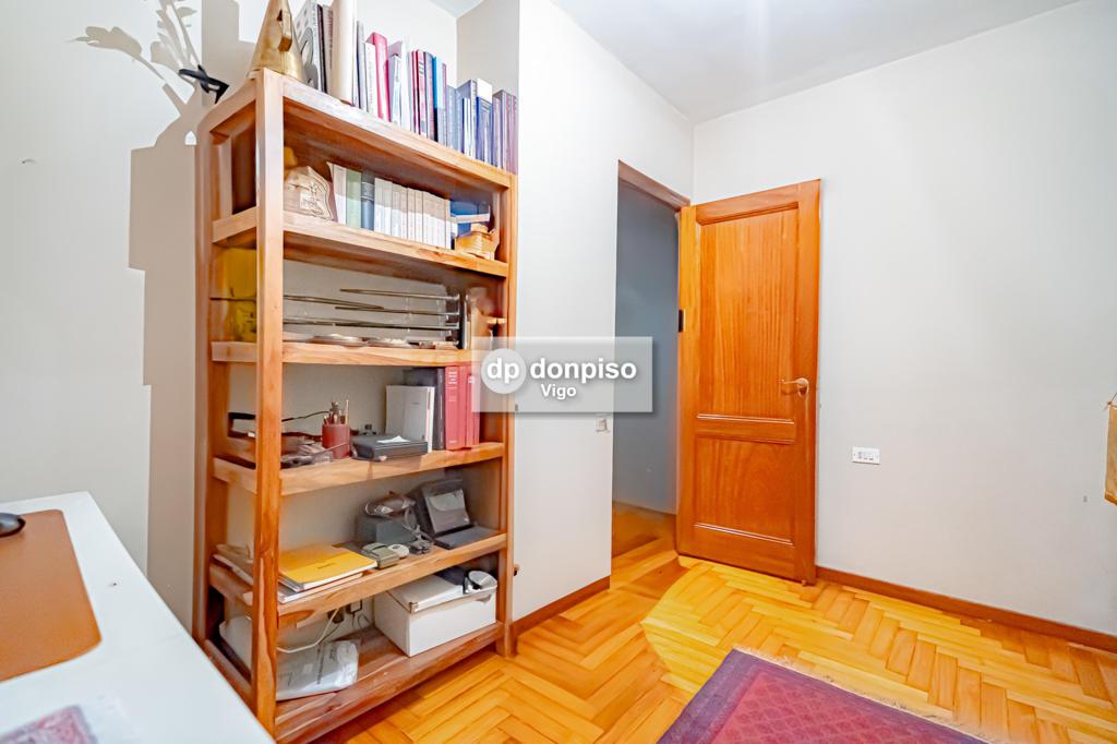 Imagen 13 Apartamento en venta en Vigo / Zona de Vialia - Corte Ingles