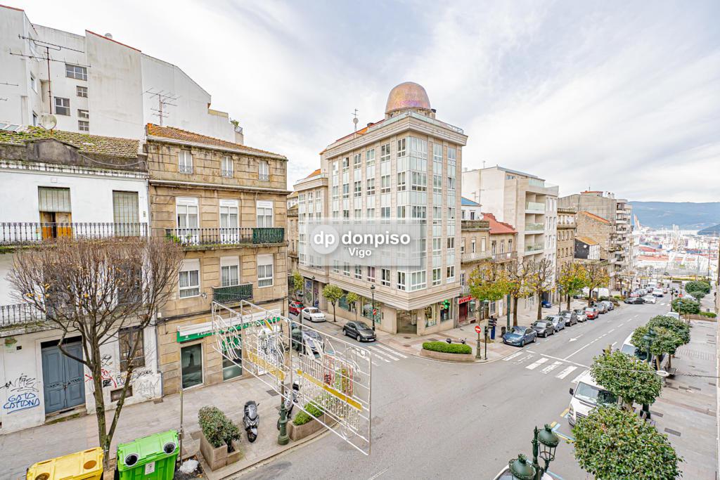 Imagen 1 Apartamento en venta en Vigo / Zona de Vialia - Corte Ingles