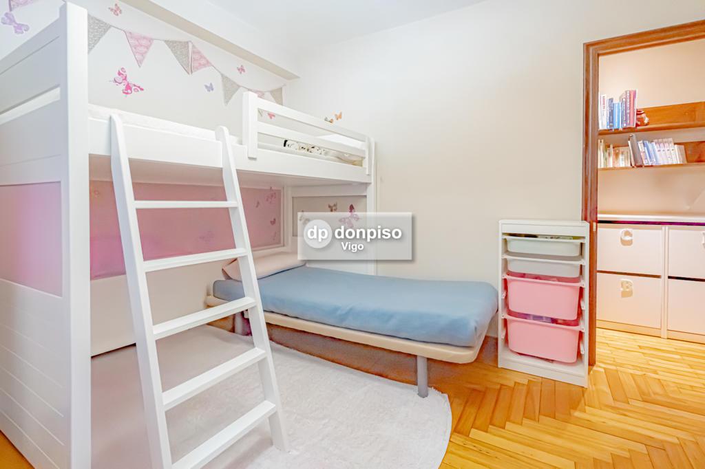 Imagen 5 Apartamento en venta en Vigo / Zona de Vialia - Corte Ingles