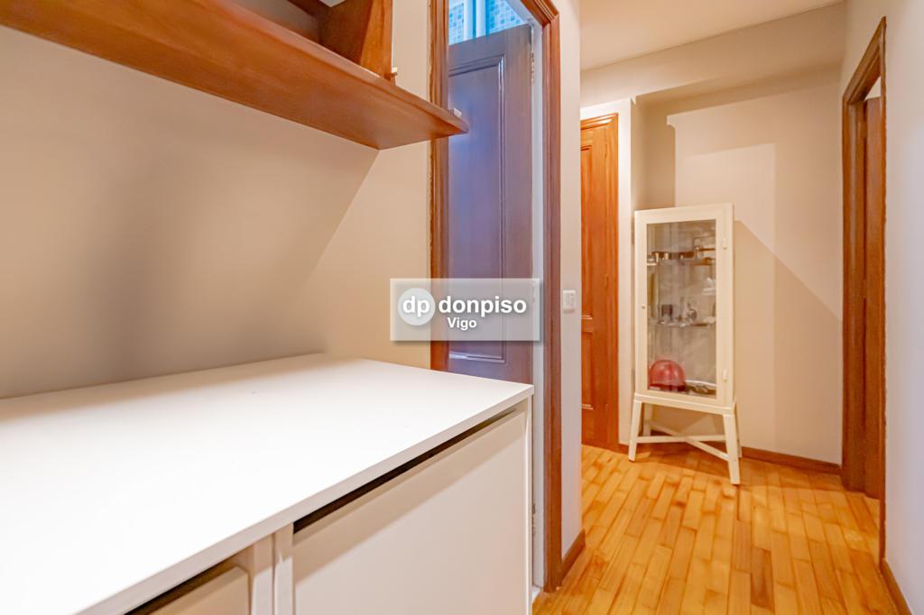Imagen 16 Apartamento en venta en Vigo / Zona de Vialia - Corte Ingles