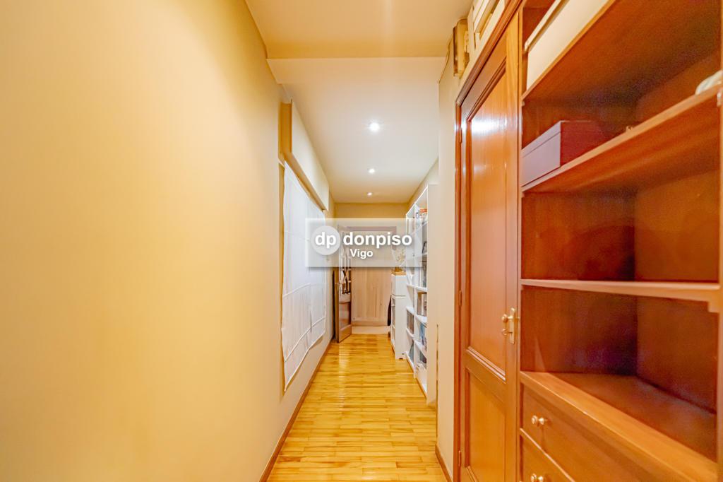 Imagen 17 Apartamento en venta en Vigo / Zona de Vialia - Corte Ingles