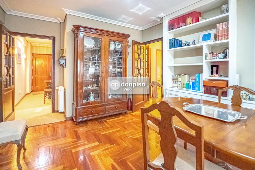 Imagen 20 Apartamento en venta en Vigo / Zona de Vialia - Corte Ingles