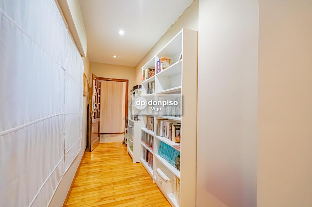 Imagen 21 Apartamento en venta en Vigo / Zona de Vialia - Corte Ingles