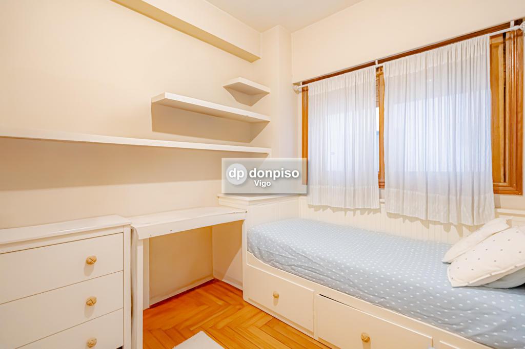 Imagen 38 Apartamento en venta en Vigo / Zona de Vialia - Corte Ingles